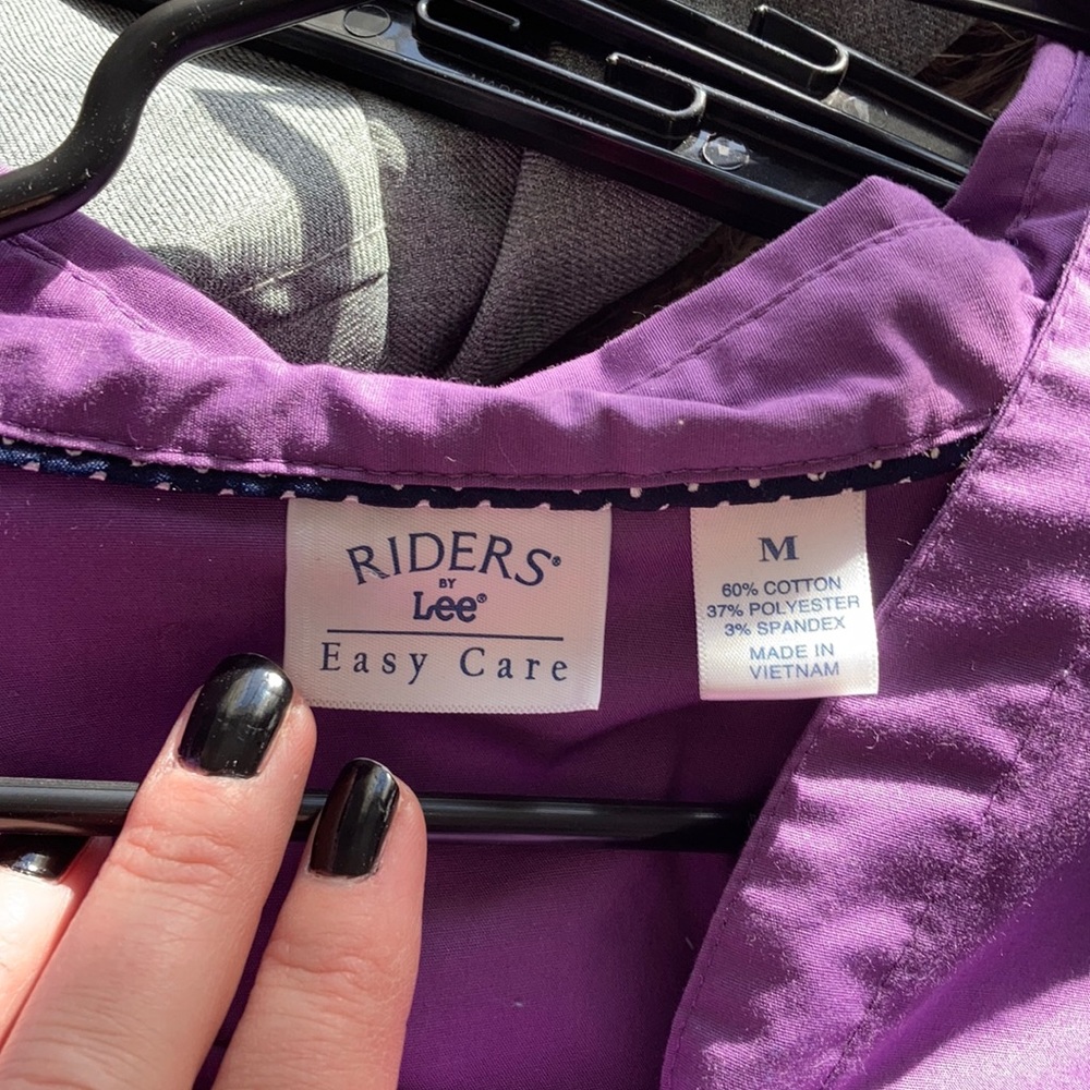 Women’s dress shirts - Picture 3 of 3